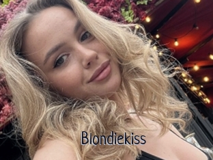 Blondiekiss