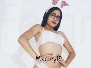 Miagrey19