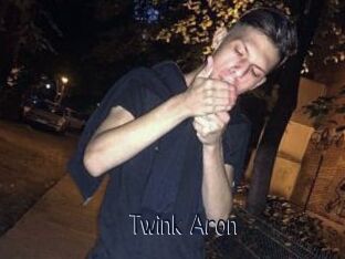 Twink_Aron